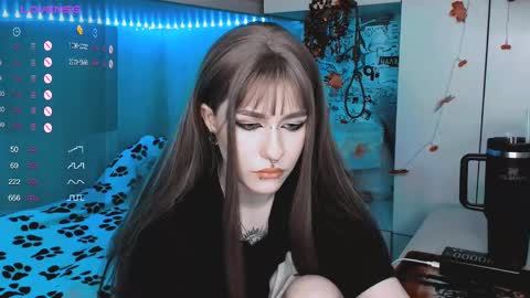 pronoun she. name Mary. age 21. online show from March 3, 3:22 pm