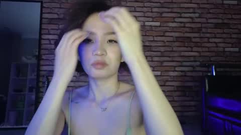 Saya online show from November 23, 9:13 pm