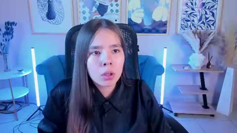 Saya online show from August 9, 1:05 pm