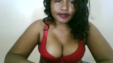 saylla1 online show from October 28, 7:04 pm