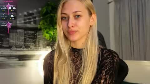 Snapshot of sayselena chatting on September 26, 6:49 pm Hello guys our name is Emily Nicole Alice. We are very funny and love to spend time well online show from September 26, 6:49 pm