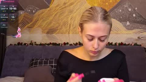 Snapshot of sayselena chatting on September 10, 5:36 pm Hello guys our name is Emily Nicole Alice. We are very funny and love to spend time well online show from September 10, 5:36 pm