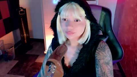 scarlet_gold online show from October 30, 4:46 am