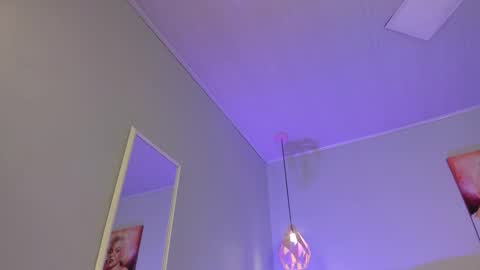 Scarlet  online show from December 18, 6:52 am