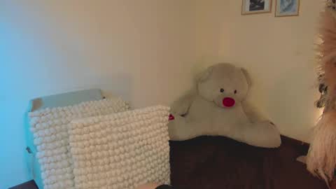 Scarleth... but not Scarleth Johansson. online show from February 9, 2:28 am