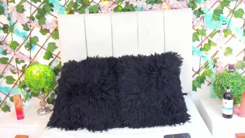 scarlet  online show from January 19, 11:42 am