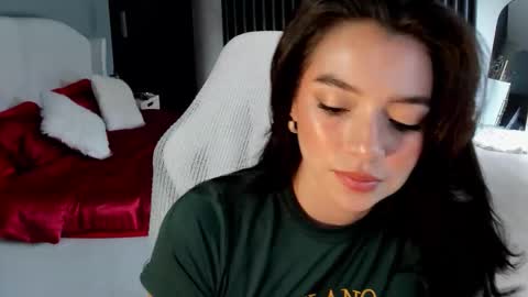 juli online show from February 10, 7:39 pm