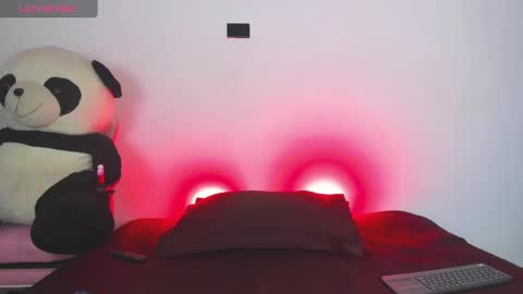 Snapshot of scarlett_lewis2 chatting on February 15, 3:20 am SweetScarlett online show from February 15, 3:20 am