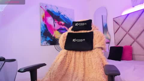 vanessa online show from June 21, 8:15 pm