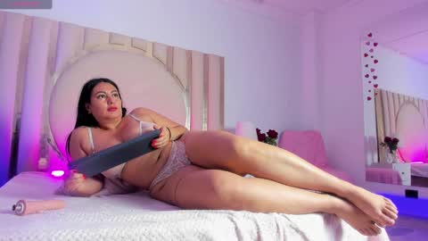 Snapshot of scarlettross_ chatting on February 21, 6:04 pm Scarlett Ross online show from February 21, 6:04 pm
