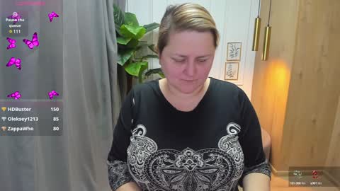 Snapshot of scarlettsoft chatting on December 5, 12:06 pm Scarlett online show from December 5, 12:06 pm