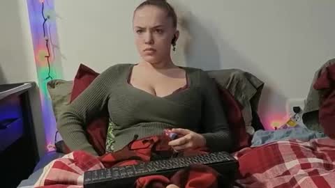 ScarredThighs online show from December 13, 9:43 pm