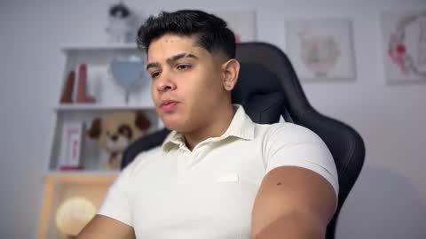 Andrew Flintt online show from December 21, 12:39 am