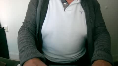 Snapshot of scotti30 chatting on January 24, 9:17 am Scott online show from January 24, 9:17 am