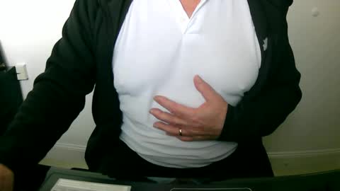 Snapshot of scotti30 chatting on February 21, 9:45 am Scott online show from February 21, 9:45 am