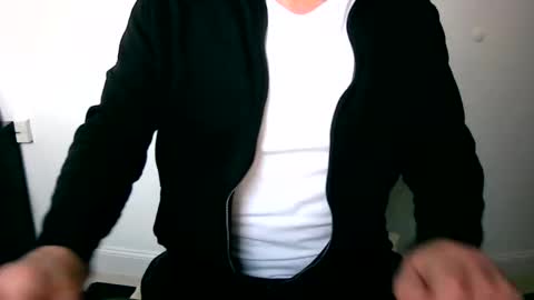 Snapshot of scotti30 chatting on January 9, 9:27 am Scott online show from January 9, 9:27 am