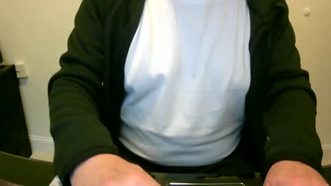 Snapshot of scotti30 chatting on February 21, 3:21 pm Scott online show from February 21, 3:21 pm