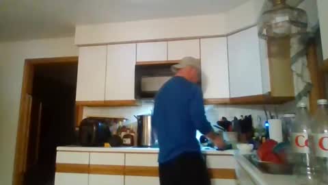 scottydoesntknow0 online show from December 8, 2:25 am