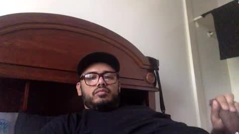 scrwedup_jux online show from May 6, 7:42 pm