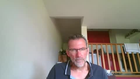 seb846894 online show from April 28, 1:59 pm