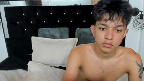 Snapshot of sebas_cat chatting on October 22, 10:11 pm Sebastian Alvarez online show from October 22, 10:11 pm
