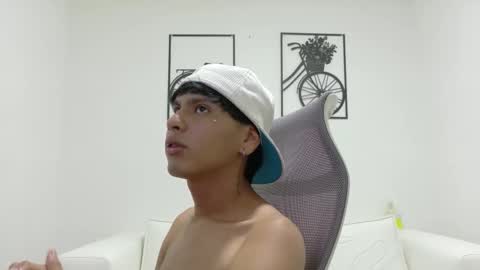 Snapshot of sebas_lover_ chatting on October 15, 9:37 pm SEBASTIAN online show from October 15, 9:37 pm