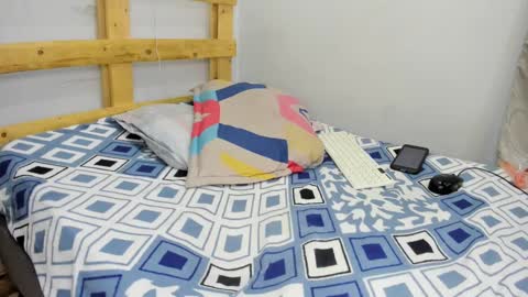 Snapshot of sebastian_0422 chatting on January 29, 10:43 pm sebastian 0422 online show from January 29, 10:43 pm