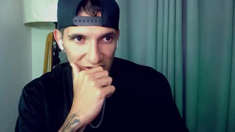 Sebastian online show from November 30, 1:07 pm