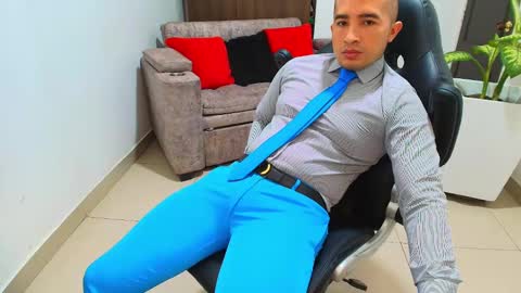 juan  sebastian online show from March 5, 6:23 pm