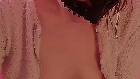 Snapshot of secretanni chatting on March 5, 8:43 am Anni online show from March 5, 8:43 am