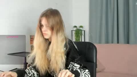 secrettier online show from April 5, 5:48 am