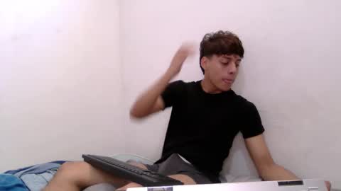 Angel online show from November 8, 6:00 pm