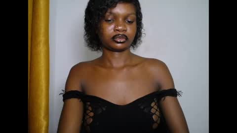 seductive_sugar247 online show from May 5, 2:51 am