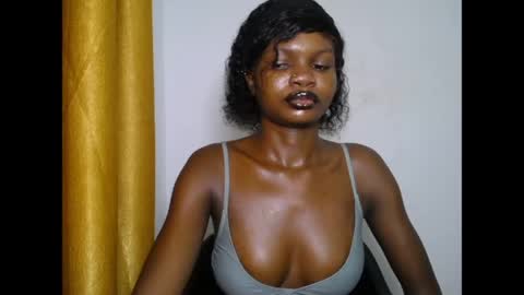 seductive_sugar247 online show from May 6, 3:23 am