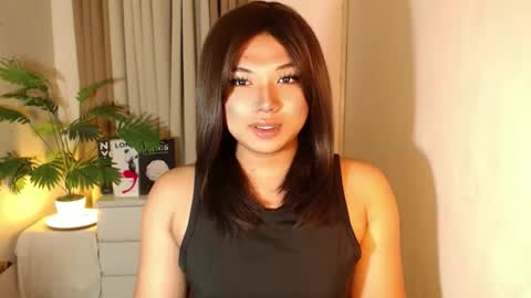 Deluxe online show from December 18, 3:18 pm