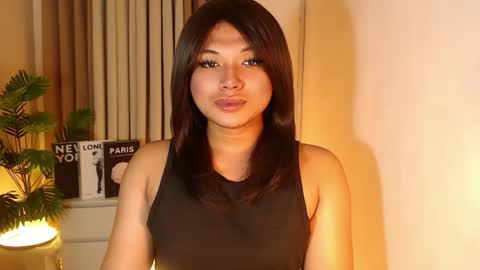 Snapshot of seductivedeluxe69 chatting on October 16, 9:35 pm Deluxe online show from October 16, 9:35 pm