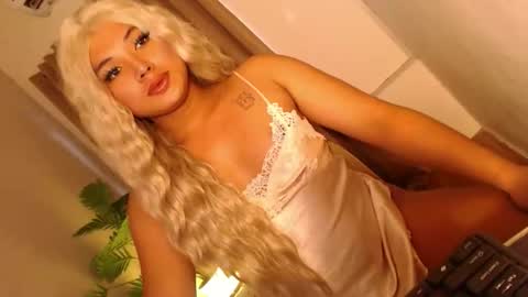 Deluxe online show from November 21, 12:41 am