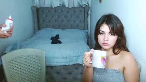Selena  Andress online show from February 22, 8:50 am