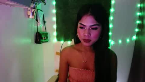 selena_fox2000 online show from April 19, 9:17 pm