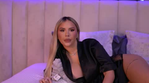 Selena online show from January 8, 8:31 am