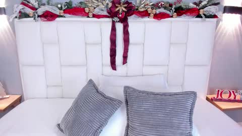 Selena online show from December 14, 3:57 am