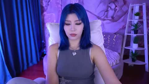 selenairis online show from December 3, 11:27 pm