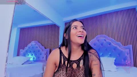 selenastonne online show from November 28, 8:49 pm