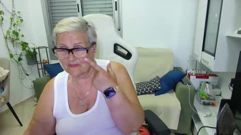 Selenna online show from May 14, 5:44 pm