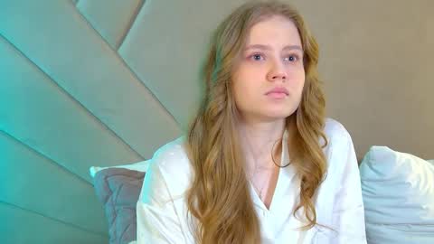 SelinSwarovski online show from April 3, 4:36 pm