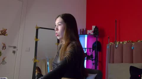 Nicole online show from April 6, 1:47 am