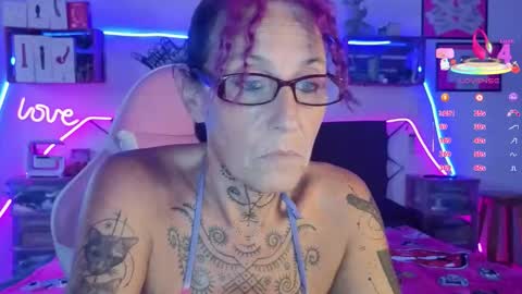 Selvaggia Del Caribe online show from February 17, 6:29 pm