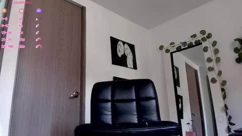 Selyn online show from February 28, 2:32 pm