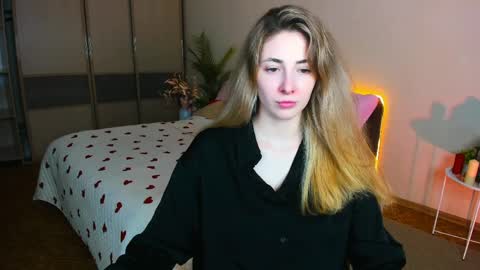 sensitiveheartt online show from April 5, 12:46 pm