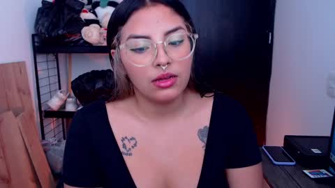 Snapshot of sensual_flame chatting on September 16, 3:15 pm Camille and sophie online show from September 16, 3:15 pm